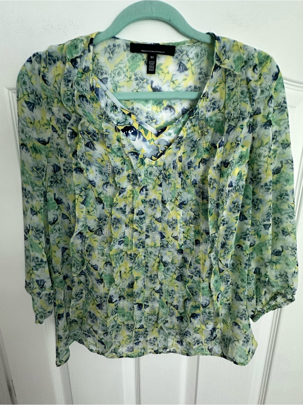 White House Black Market NWOT Green Yellow Floral V-Neck Blouse matching cami!